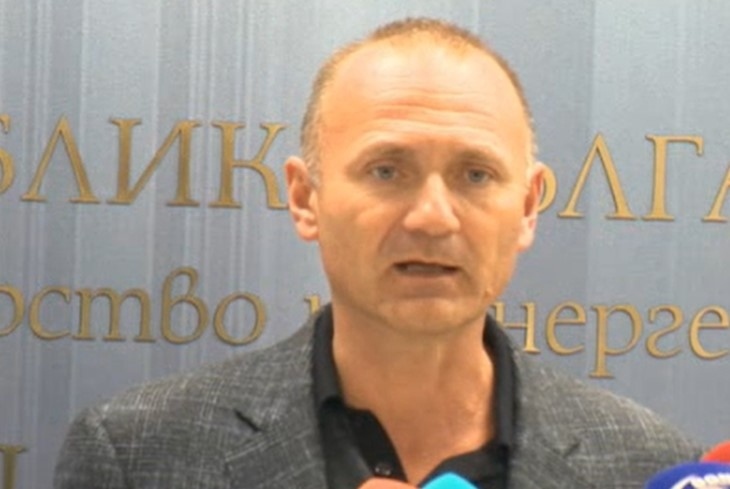 Енергийното министерство обсъжда да въведе еднакви цени за газа, тока и парното